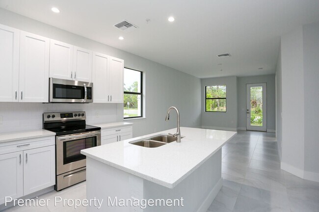 Building Photo - 3 br, 2 bath House - 3010 - 3060 Thomasson...