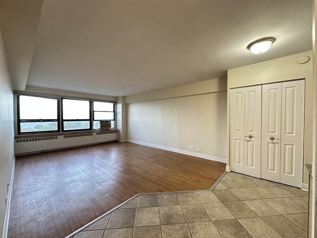 Building Photo - 4180 N Marine Dr