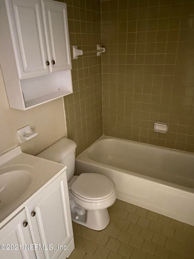 Building Photo - 1950 Paine Ave