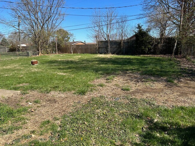 Building Photo - Mt Tabor ranch home with basement      20260804