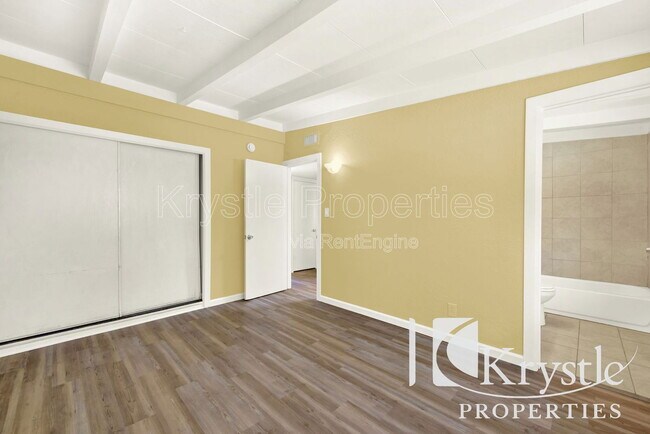 Building Photo - 1114 Coronel Ave