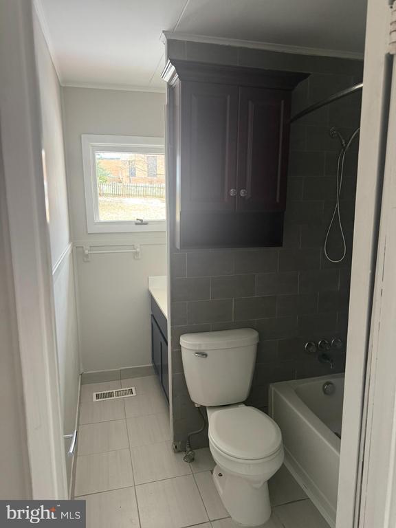 Building Photo - 108 McCormick St