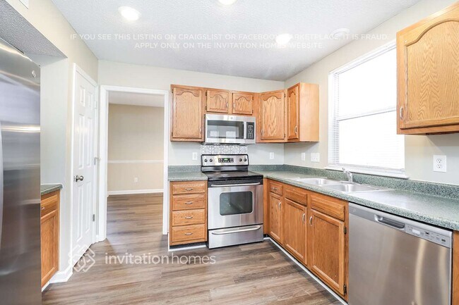 Building Photo - 8532 Woodford Bridge Dr