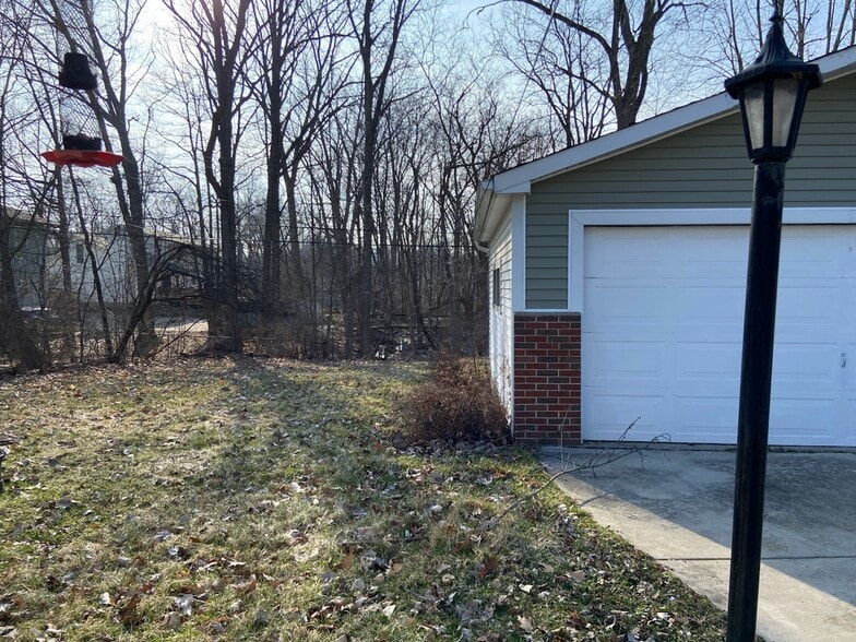 Building Photo - 1103 Ravenwood Ave