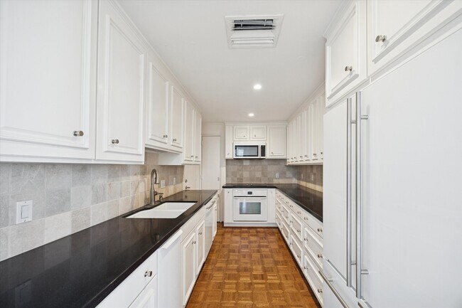 Building Photo - 3711 San Felipe St