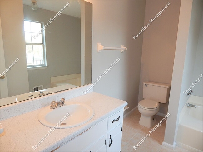 Building Photo - 7153 Woodland Cir