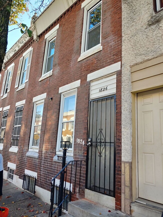 Primary Photo - Cute 3 bedroom in 19134