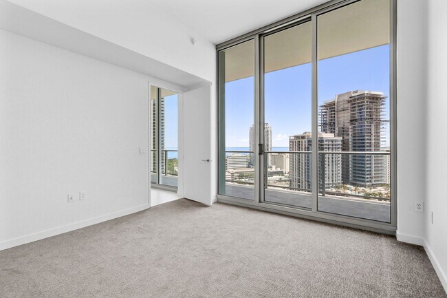 Building Photo - 400 Central Ave