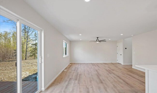 Building Photo - 323 Ashbrook Dr
