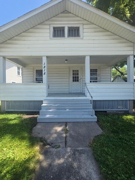 Primary Photo - 1818 Summer St