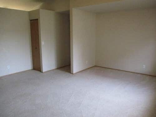 Building Photo - 2 Bedroom 1 Bathroom Rambler walking dista...