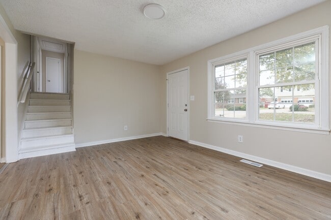 Building Photo - 4032 Summerhill Dr NW