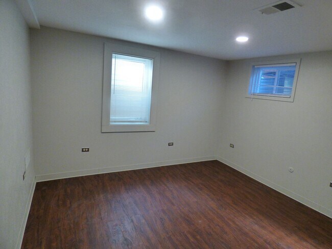 Building Photo - $0 DEPOSIT OPTION! RANCH STYLE HOME IN PRIME VIRGINIA VILLAGE!!!