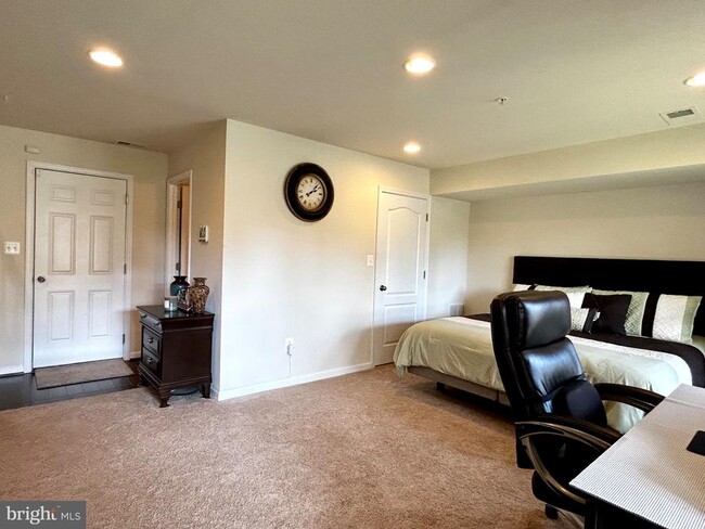 Building Photo - 11397 Sandhurst Pl