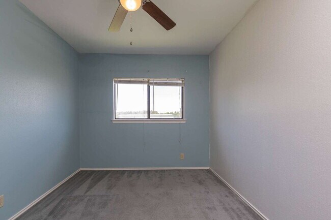 Building Photo - Charming 3-Bedroom Home in Feather Ridge –...