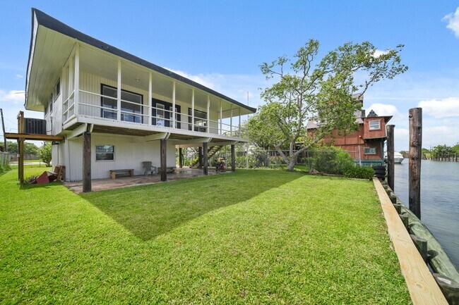 Building Photo - 1031 Star Dr