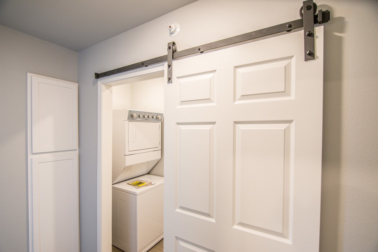 Red Door Townhomes Downtown Moorhead Moorhead Mn Apartment