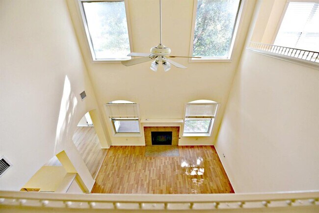 Building Photo - 4220 N Summercrest Loop
