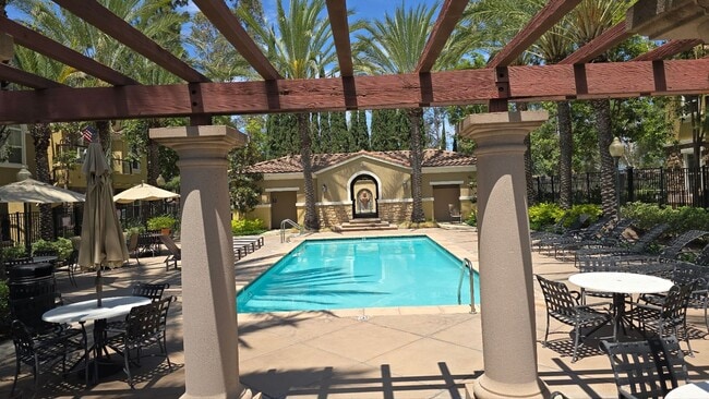 Building Photo - 308 Terra Bella