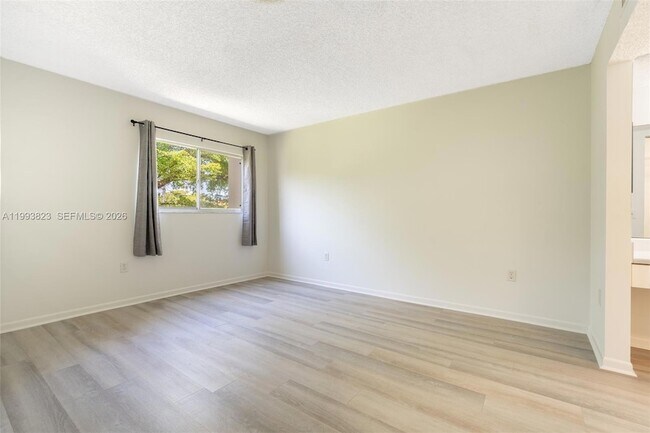 Building Photo - 13455 SW 16th Ct