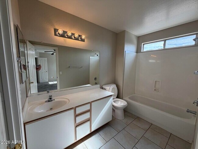 Building Photo - 12809 W Dreyfus Dr