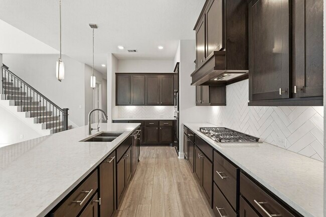 Building Photo - 15822 Pilot Knob Dr