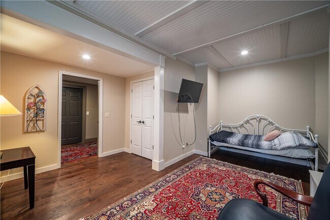 Building Photo - 5041 Towne Lake Hill N