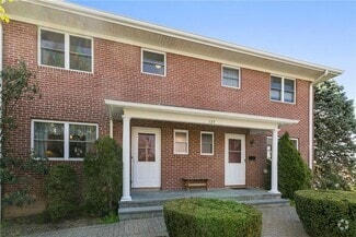 Building Photo - 1123 Jensen Ave