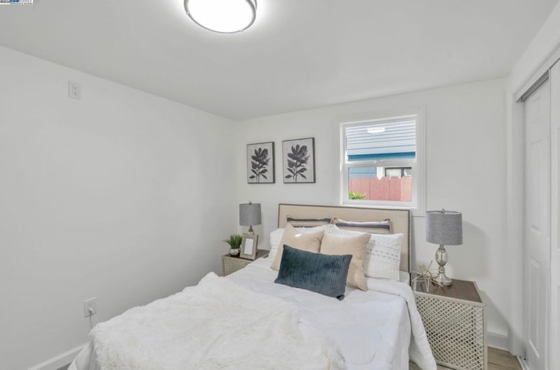 Building Photo - 2025 34th Ave