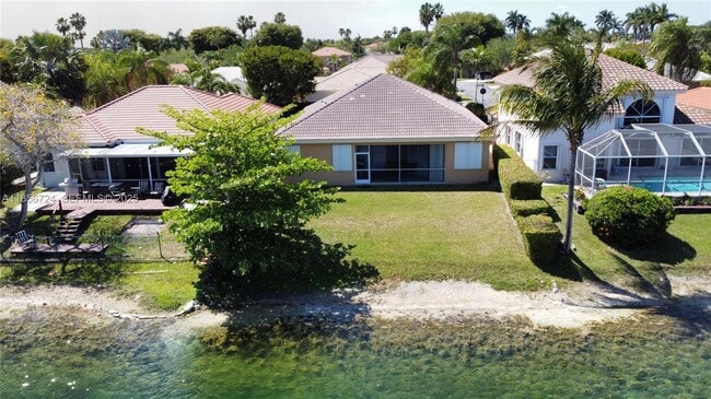 Building Photo - 575 SE 29th Dr