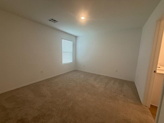 Building Photo - 16213 Maroon Dr