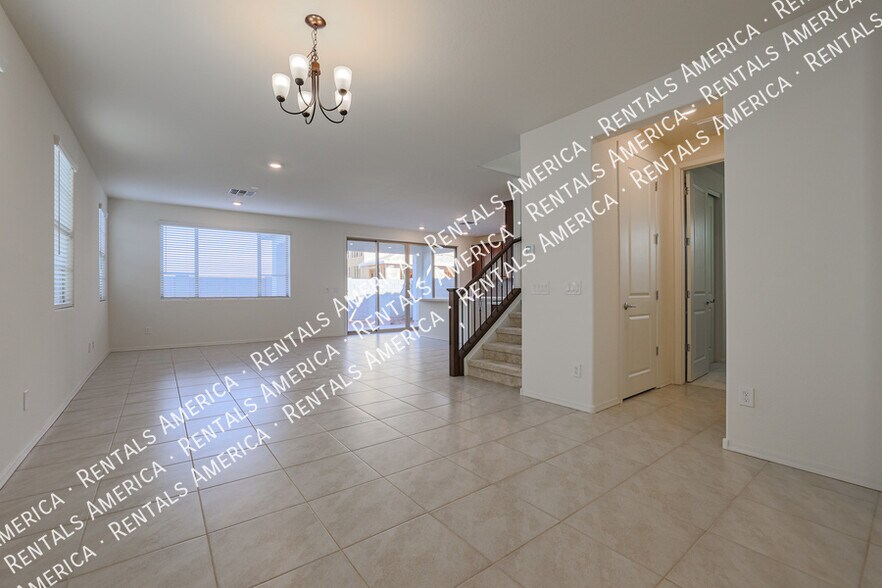 Building Photo - 10036 E Tiburon Ave