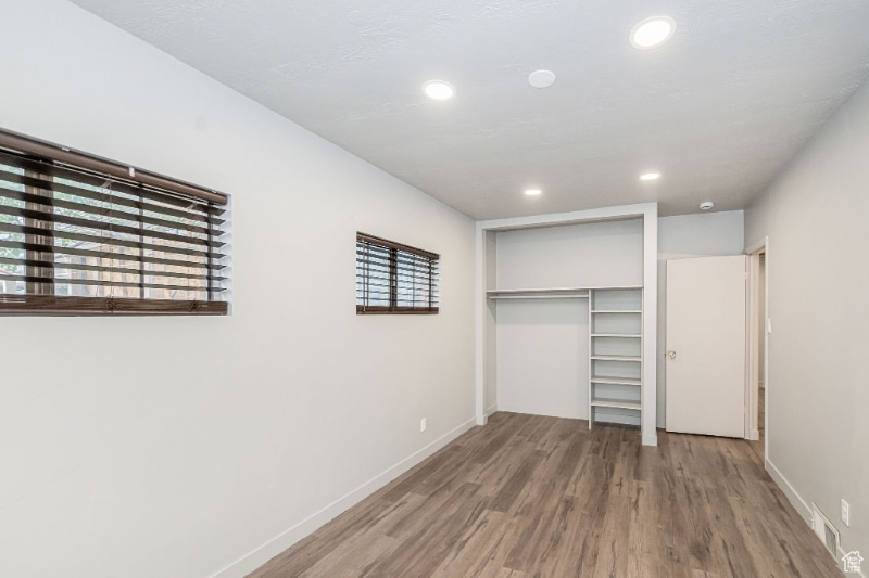 Building Photo - 561 N Beverly Ave