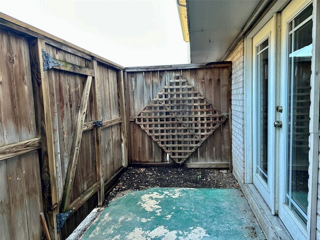 Building Photo - 1715 Moritz Dr