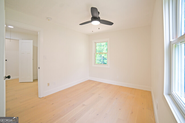 Building Photo - 2625 Santa Barbara Dr NW