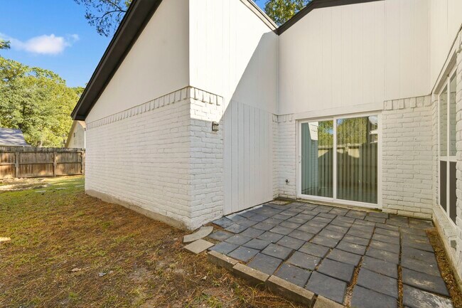 Building Photo - 23326 Briarcreek Blvd