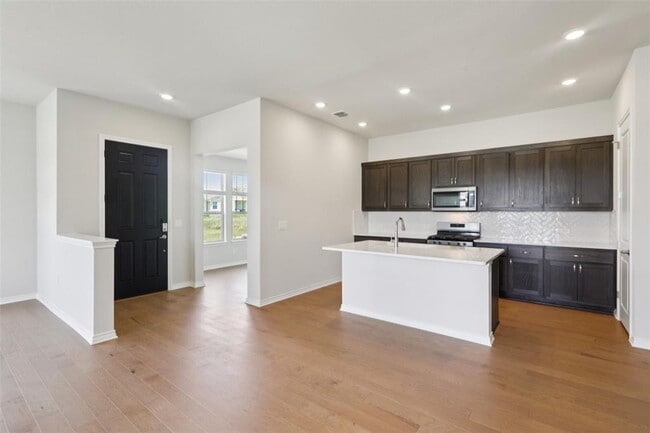 Building Photo - 140 Stewart Dr