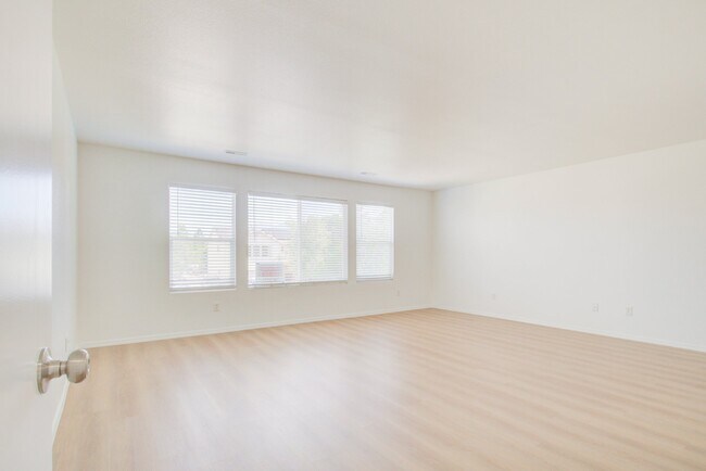 Building Photo - 1153 W 400 S