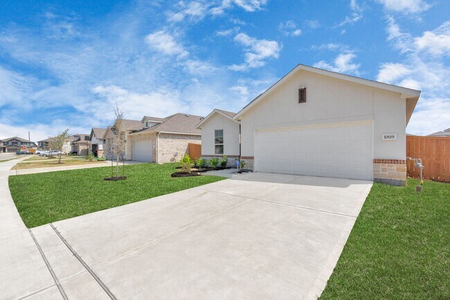Building Photo - 10515 Moon Vly Ln