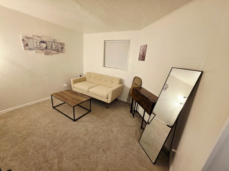 Building Photo - 214 Southern Ave