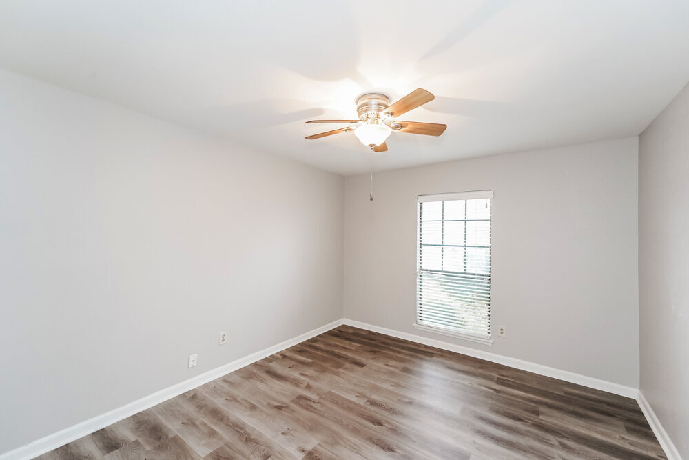 Building Photo - 2839 Canary Ln