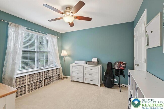 Building Photo - 5192 Spring Ridge Dr E