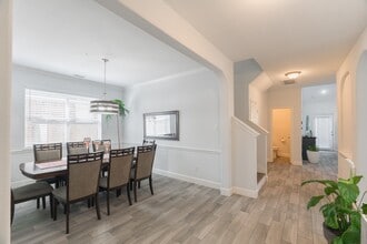 Building Photo - 2006 Creek Run Dr