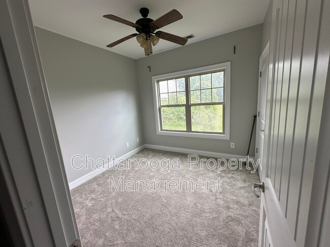 Building Photo - 9936 Falcon Crest Dr