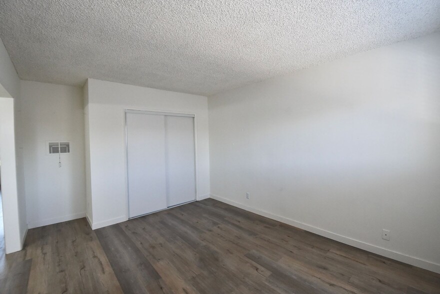 Building Photo - 12255 Burbank Blvd