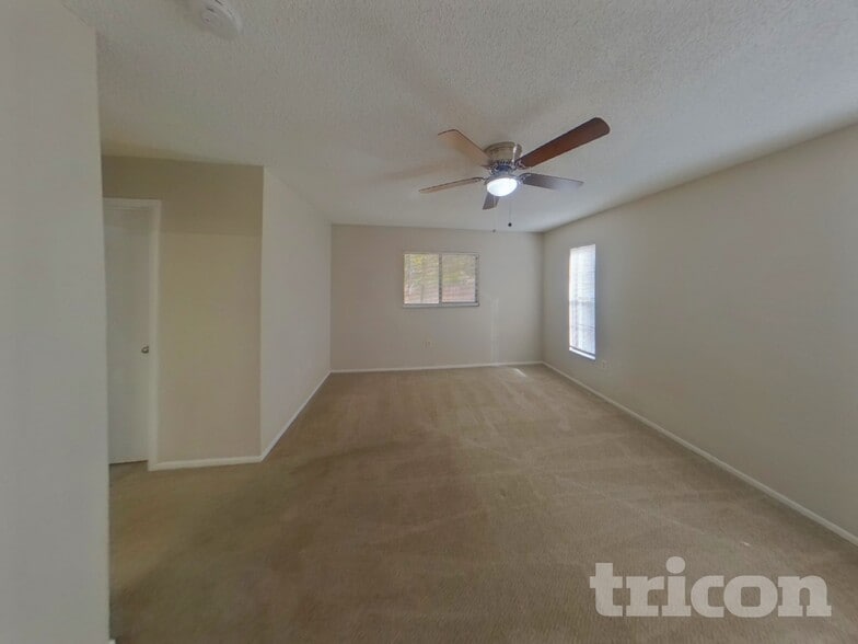 Building Photo - 1203 70th Dr E