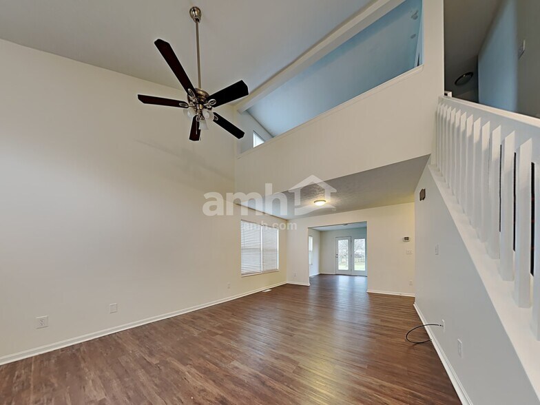 Building Photo - 15 Flamingo Ct