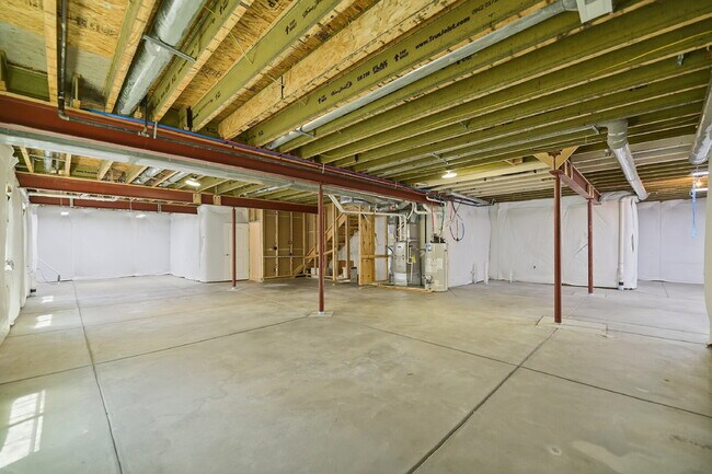 Building Photo - $4,340.95, 5 Beds - 3.5 Bath, Single Family Home in Broomfield with Pool Access!
