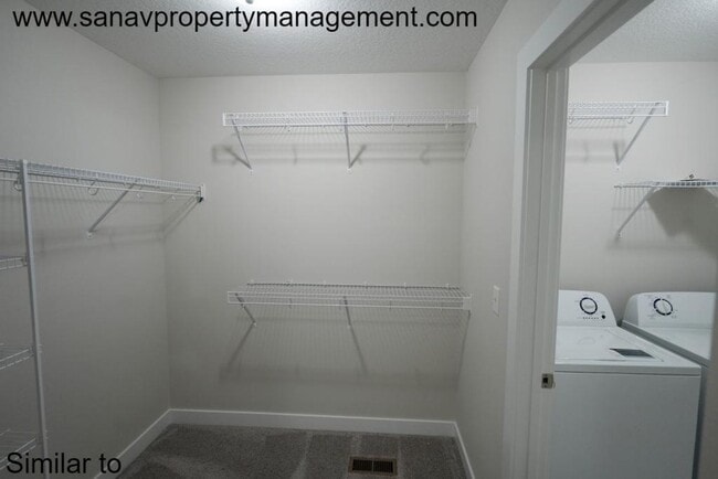 Building Photo - "Modern Comfort & Convenience: 3 Bed, 2 Bath Ranch Style Home in Waukee's Prime Location"