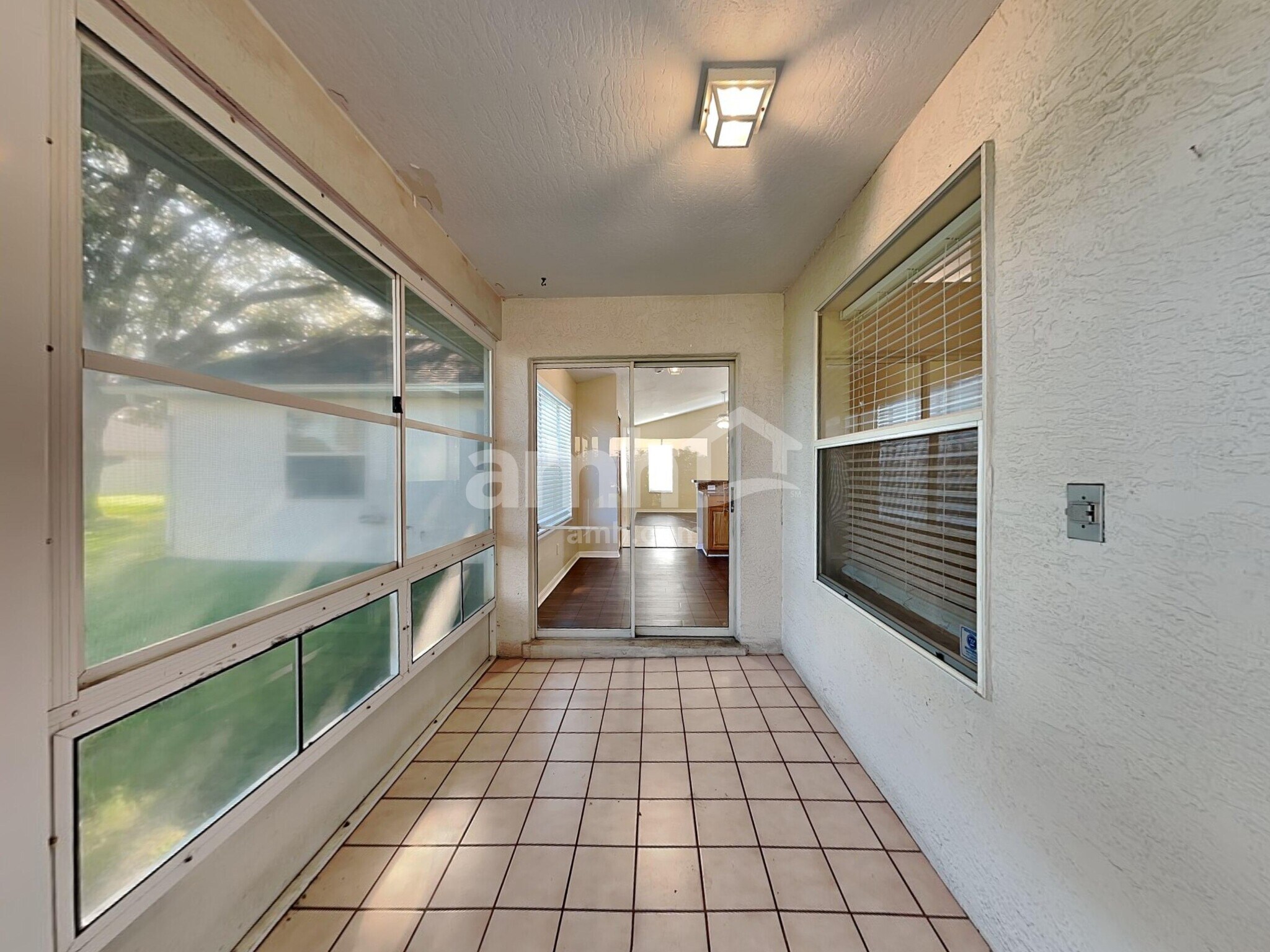 Building Photo - 3334 Lakeview Cir